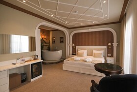 Mono Life Hotel