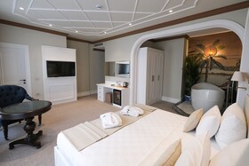 Mono Life Hotel