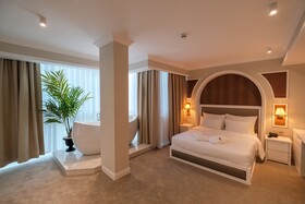 Mono Life Hotel