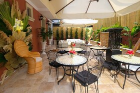 Mono Life Hotel