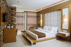Pasaport Pier Hotel