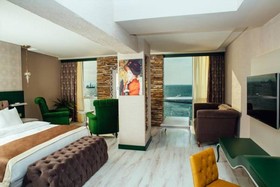 Pasaport Pier Hotel