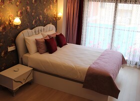 Rolex Hotel