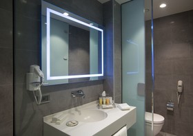 Tav Airport Hotel Izmir