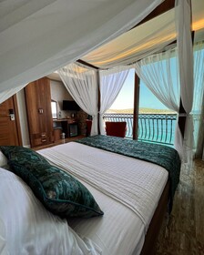 Akvaryum Butik Otel Karaburun