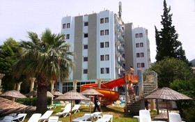 Bella Pino Beach Hotel