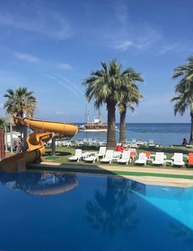 Bella Pino Beach Hotel