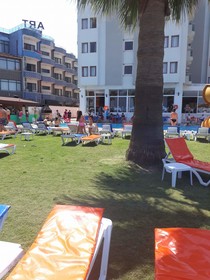 Bella Pino Beach Hotel