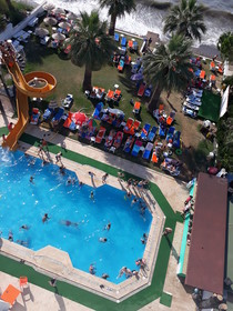 Bella Pino Beach Hotel