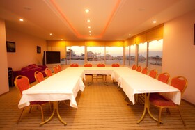 Duqqan Deluxe Hotel