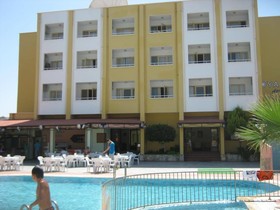 Oya Family Suites