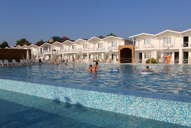 Risus Beach Resort Hotel