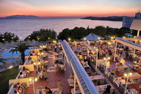 Blue Vista Hill Hotel