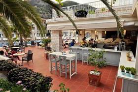 Blue Lagoon Delux Hotel
