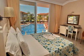 Blue Lagoon Delux Hotel