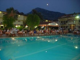 Carmina Hotel