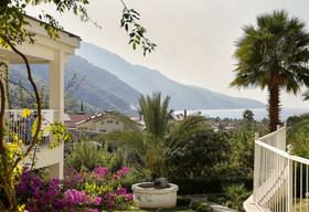 Morina Deluxe Hotel