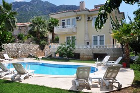 Mountain Valley Apartments & Villa's