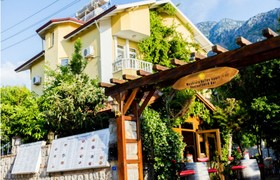 Mountain Valley Apartments & Villa's