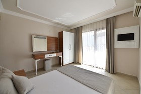Nicholas Park Hotel