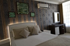 Nicholas Park Hotel