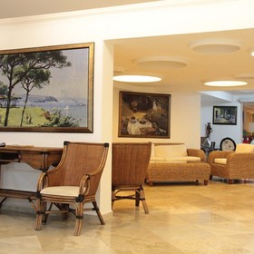 Nicholas Park Hotel