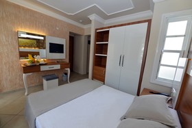 Nicholas Park Hotel