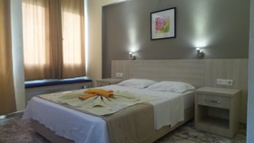 Ünlü Hotel