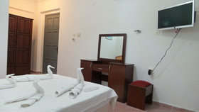 Ünlü Hotel