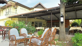 Ünlü Hotel