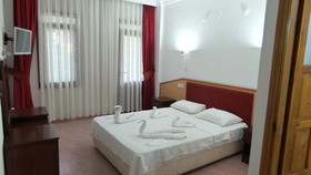 Ünlü Hotel