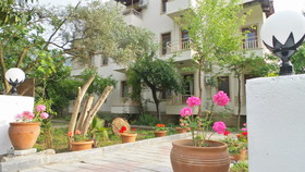 Ünlü Hotel