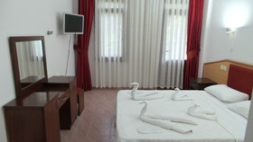 Ünlü Hotel