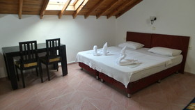 Ünlü Hotel
