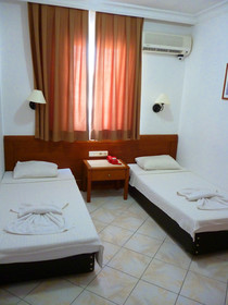 Two Seas Hotel