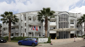Two Seas Hotel
