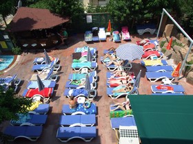 Two Seas Hotel
