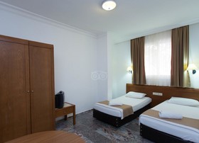 Two Seas Hotel