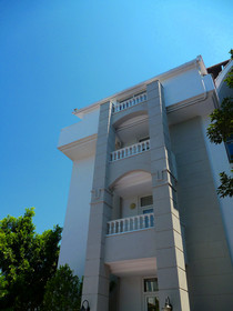 Two Seas Hotel