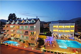 Blue Palace Hotel & Apart