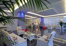 Blue Palace Hotel & Apart