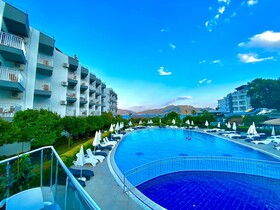 Caprice Beach Hotel