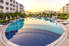 Caprice Beach Hotel