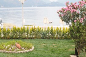 Caprice Beach Hotel