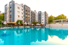 Caprice Beach Hotel