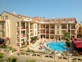 Club Amaris Apartments