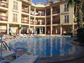Club Amaris Apartments