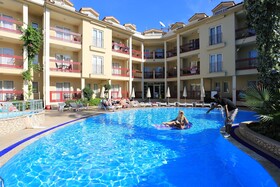 Club Amaris Apartments