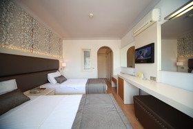 Grand Faros Hotel
