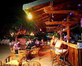 Oasis Hotel & Apartments